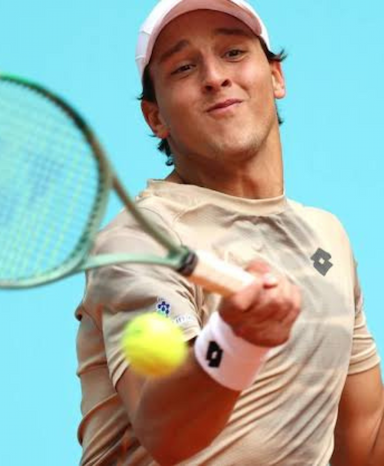 Luciano Darderi